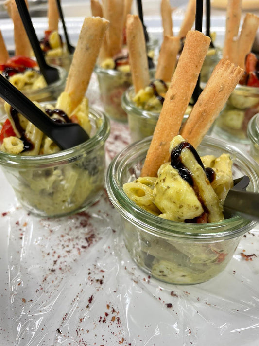 Pasta Caprese Mit Tomaten Und Mozzarella Im Glas - Catering für Events Ulm