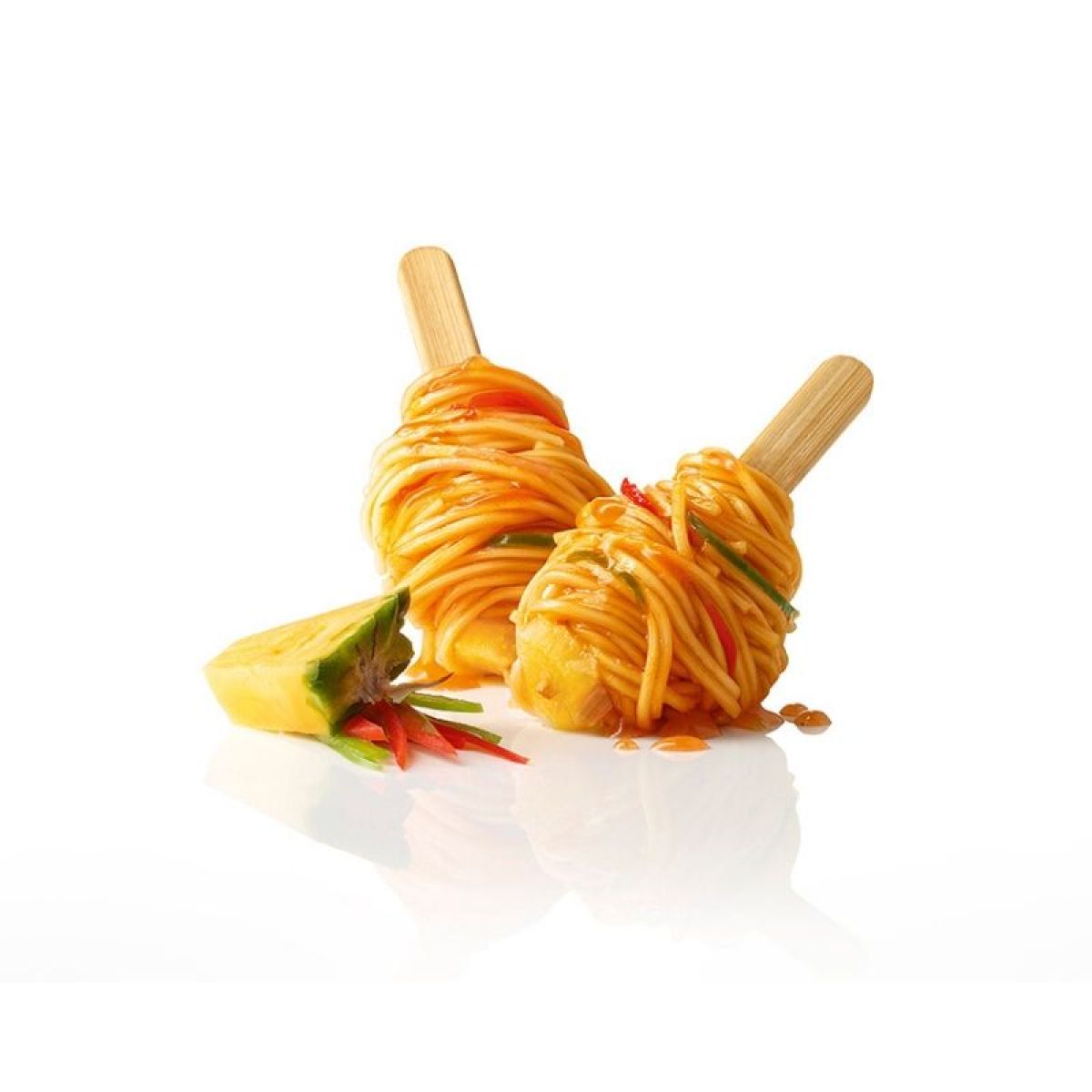 Noodle Stick Sweet & Sour auf Nordic Soul Gersten-Salat mit Kohlrabi und Gurke Salat