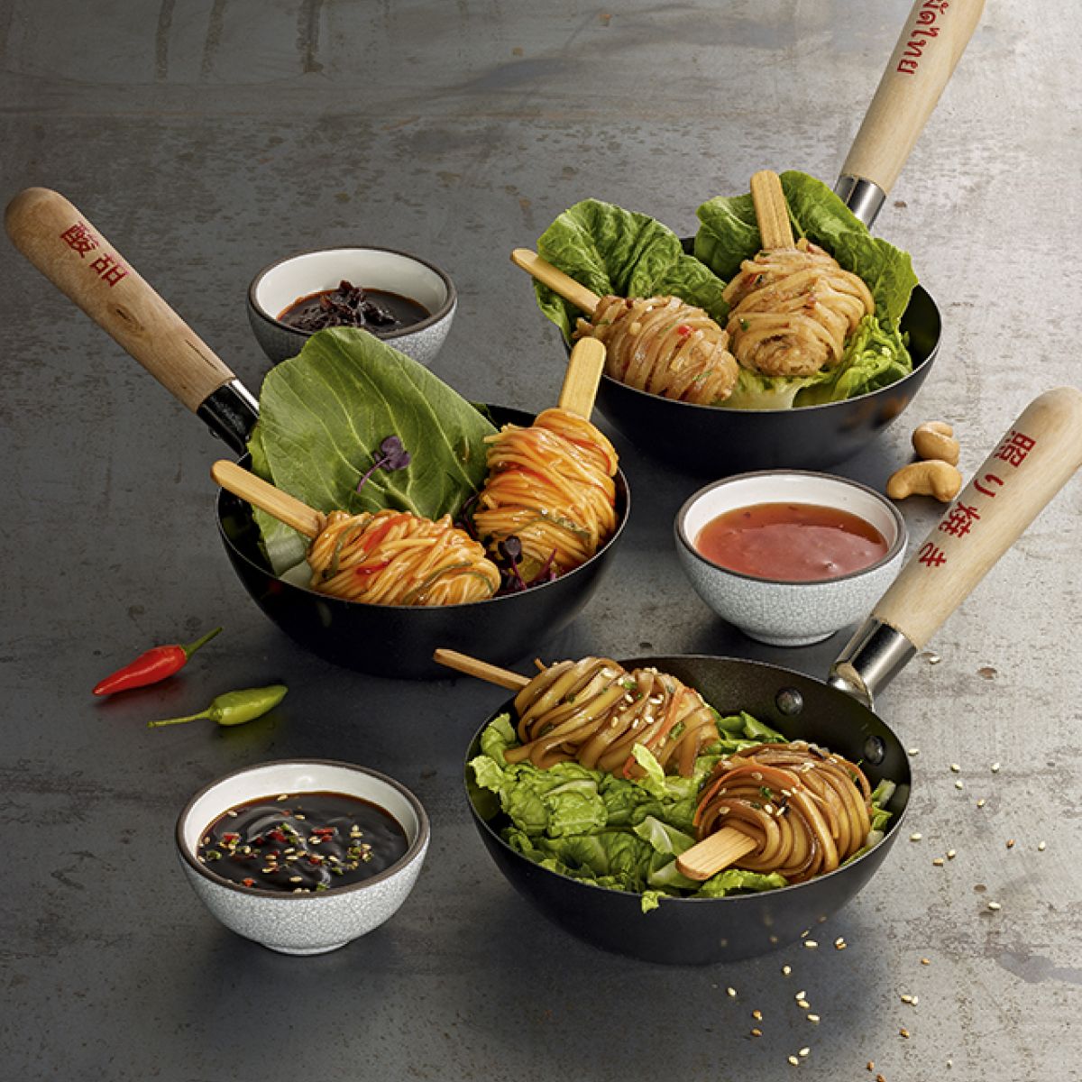 Noodle Stick Sweet & Sour auf Nordic Soul Gersten-Salat mit Kohlrabi und Gurke Salat